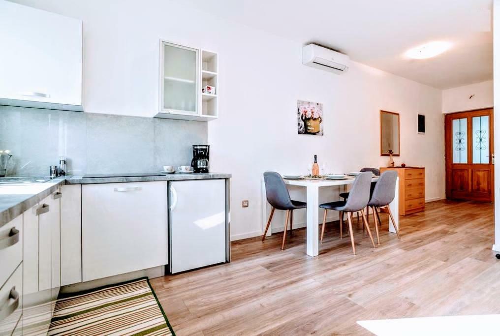 Holiday Apartments Mediterraneo ฟุนตานา ภายนอก รูปภาพ